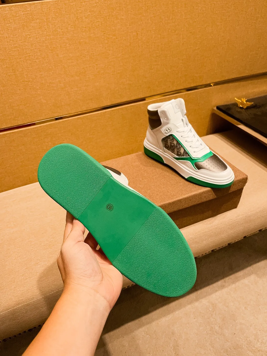 Men's shoes💰 480💰[Dior]🔥 High-end men's shoes brand official website 1:1 latest masterpiece: the upper is made of Italian imported first-layer cowhide with a comfortable and breathable lining➕original non-slip and wear-resistant outsole🔥, making walking more convenient and comfortable! An exclusive new model, a stunning work, a beautiful 1:1 replica [color] compared to the official quality! Create a fashionable personality to set off your uniqueness! A must-have for trendy men! Classic🔥Size: 38-44 Color: 🔥Multiple colors available🔥.